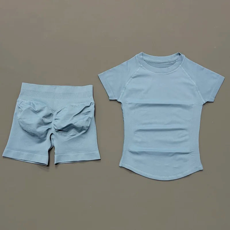 2 Piece Sports Set with Shortsleeve Seamless Top and Seamless Shorts